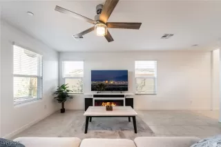 Photo #6: 2739116 Listing 