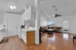 Photo #3: 2739132 Listing 