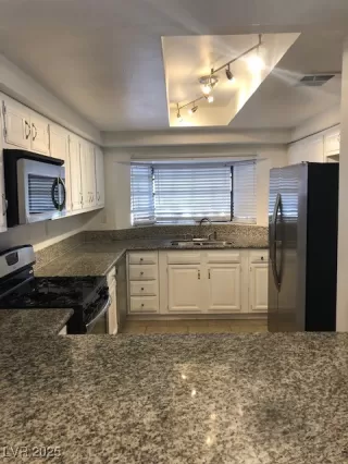 Photo #2: 2739172 Listing 