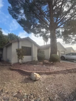 Photo #4: 2739184 Listing