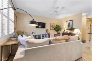 Photo #5: 2739231 Listing