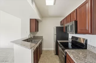 Photo #4: 2739271 Listing 