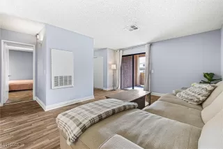 Photo #5: 2739276 Listing