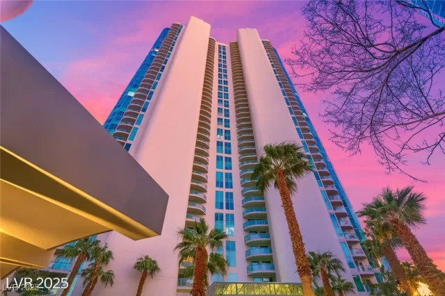 MLS: 2739317 Condo For Sale