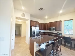 Photo #1: 2739327 Listing 