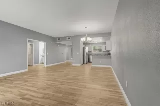 Photo #3: 2739329 Listing 