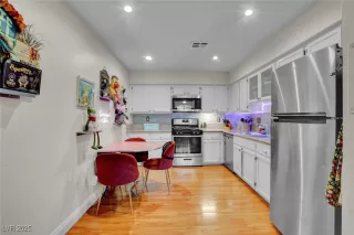 Photo #3: 2739411 Listing