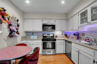 Photo #4: 2739411 Listing