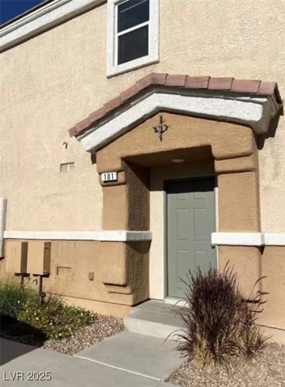 MLS: 2739470 Condo For Sale