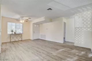 Photo #5: 2739474 Listing