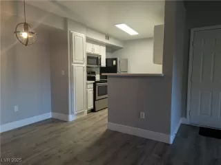 Photo #1: 2739486 Listing 