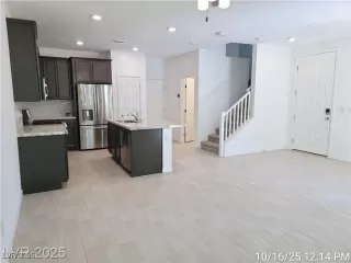 Photo #1: 2739497 Listing 