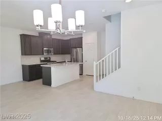 Photo #5: 2739497 Listing 