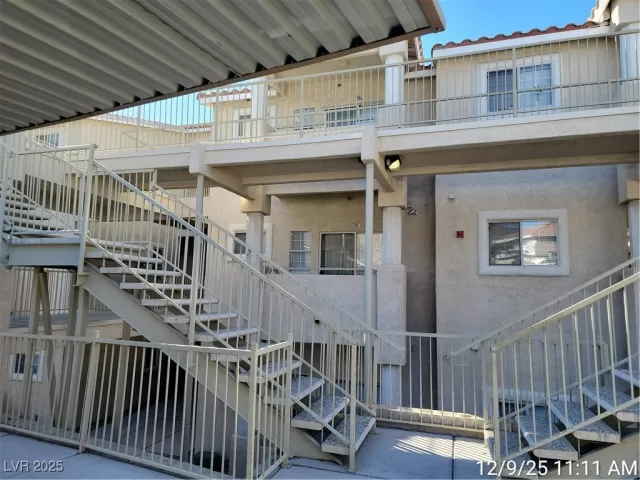 MLS: 2739500 Condo For Sale