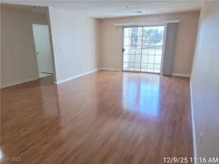 Photo #1: 2739500 Listing 