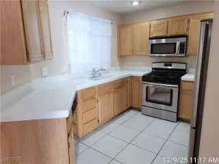 Photo #2: 2739500 Listing 