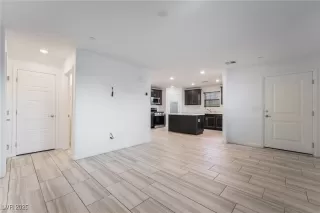 Photo #4: 2739508 Listing