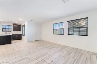 Photo #5: 2739508 Listing