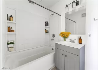 Photo #1: 2739529 Listing