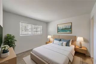 Photo #2: 2739529 Listing