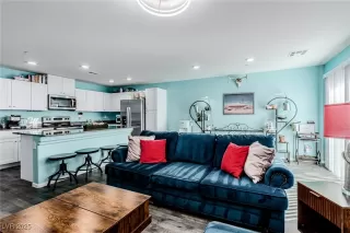 Photo #2: 2739544 Listing 