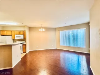 Photo #1: 2739550 Listing 