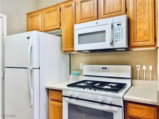 Photo #4: 2739550 Listing 