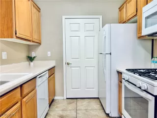 Photo #5: 2739550 Listing 