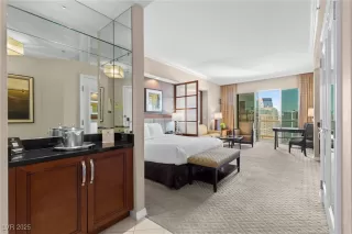 Photo #2: 2739584 Listing