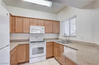 Photo #6: 2739600 Listing 