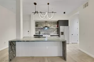 Photo #2: 2739623 Listing 