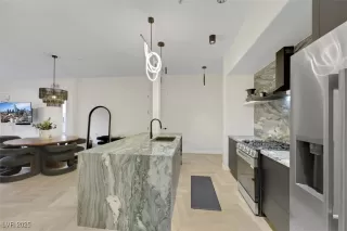 Photo #6: 2739623 Listing 