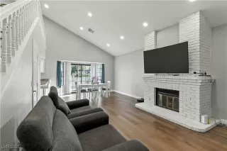 Photo #1: 2739644 Listing 