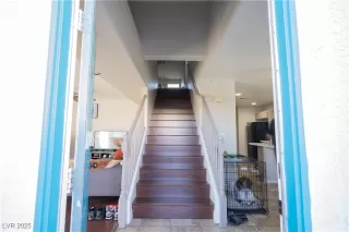 Photo #4: 2739680 Listing