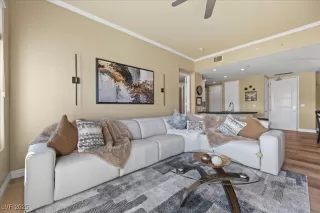 Photo #4: 2739697 Listing