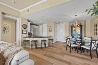 Photo #5: 2739697 Listing