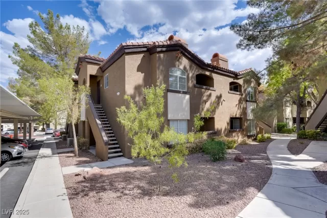 MLS: 2739710 Condo For Sale