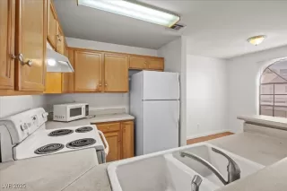 Photo #6: 2739730 Listing