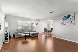 Photo #3: 2739742 Listing 