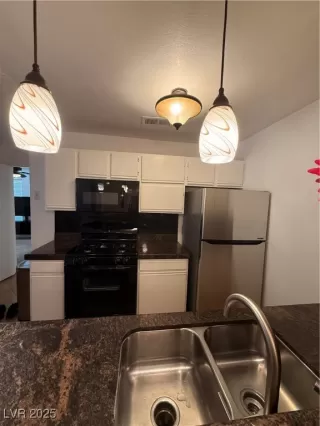 Photo #2: 2739748 Listing 