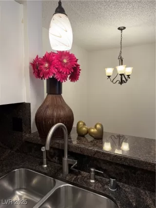 Photo #4: 2739748 Listing 