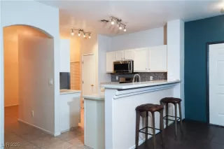 Photo #2: 2739758 Listing