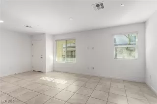 Photo #2: 2739766 Listing 