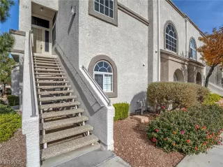 Photo #2: 2739809 Listing