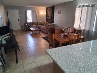 Photo #3: 2739820 Listing 