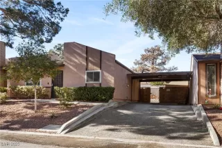 Photo #1: 2739845 Listing