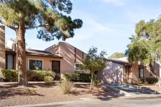 Photo #2: 2739845 Listing