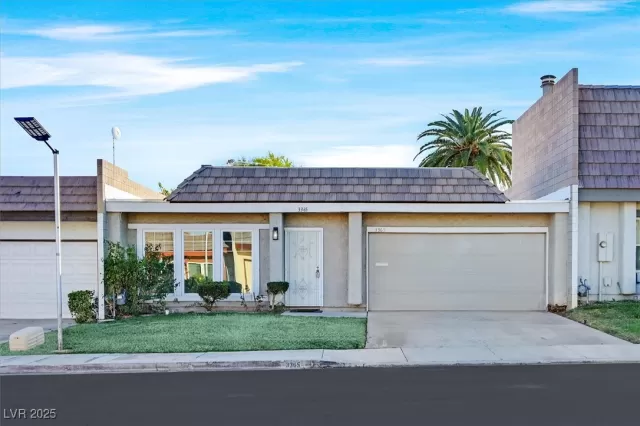 MLS: 2739901 Condo For Sale