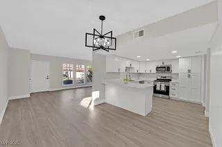 Photo #4: 2739901 Listing