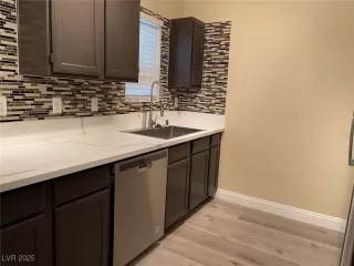 Photo #2: 2739905 Listing 